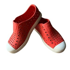 Native Shoes The Jefferson Red & White Big Kids Size 1